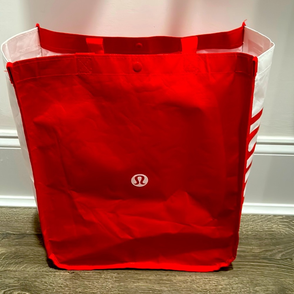 Lululemon bag